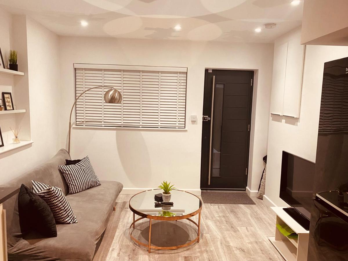 Modern 1 Bed Flat In The Heart Of Hackney Apartment Лондон Екстериор снимка