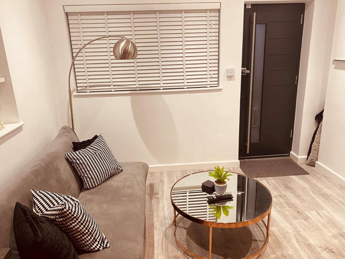 Modern 1 Bed Flat In The Heart Of Hackney Apartment Лондон Екстериор снимка