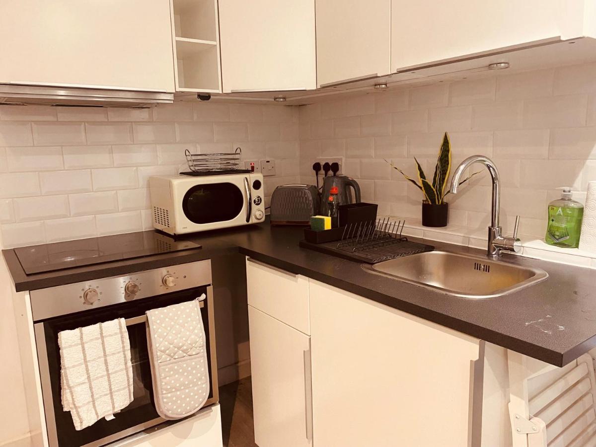 Modern 1 Bed Flat In The Heart Of Hackney Apartment Лондон Екстериор снимка